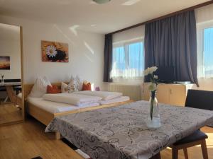 Double Room with Kitchenette room in Ferienhaus Panorama