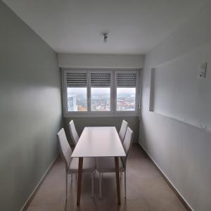 Appartements Grand appartement avec parking prive : photos des chambres