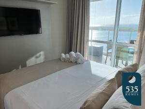 Amplo Quarto e Sala Vista Baía de Todos os Santos