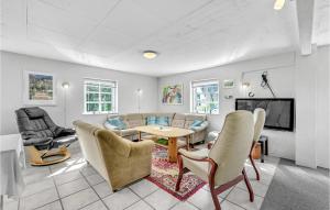 Pet Friendly Apartment In Strynø