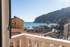 Noliday Riviera Sea View Luxury Apartment