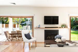 Huge Bayside Luxury Resort-Style Home with Pool