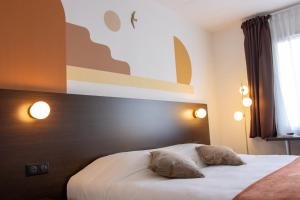Hotels Logis Hotel - Le Relais De Montigny : photos des chambres