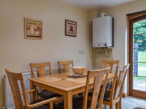 Lily Cottage - Uk40101