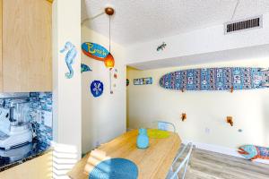 Bluewater East, Unit 201