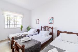 Linda Casa a 50m da Praia com Churrasqueira e Jardim