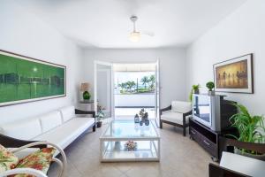 Linda Casa a 50m da Praia com Churrasqueira e Jardim