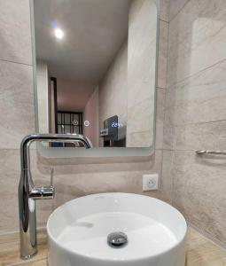 Hypercentre : vue cathédrale - verrière - cosy