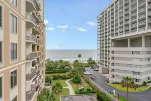 Splendid 3 bedroom, 3 bath condo - 408 Royale Palms condo - Arcadian Shores