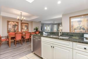 Splendid 3 bedroom, 3 bath condo - 408 Royale Palms condo