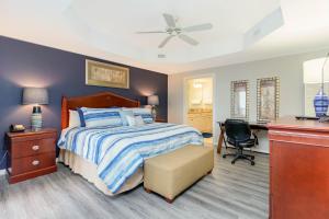 Splendid 3 bedroom, 3 bath condo - 408 Royale Palms condo