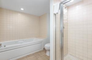 New to rentals and newly re-decorated - 605 Brighton Kingston Plantation condo