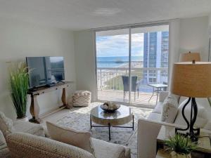 Stunning ocean view remodeled 2 bedroom 2 bath condo, 908 South Hampton condo