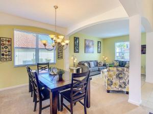 Disney Area Pool Home - 6BR4.5Ba - 12 Guests