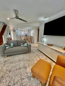 Park View On Bayswater | 2 Storey Townhouse