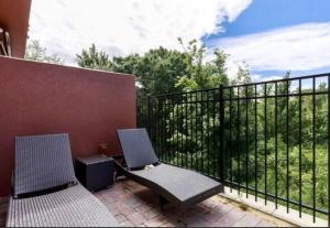 BRAND NEW 3 bedroom near DISNEY Wi-Fi Parking