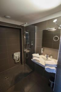 Hotels Best Western Hotel Casa Bianca : Chambre Lit Queen-Size avec Douche à l'Italienne Accessible en Fauteuil Roulant