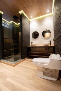 Deluxe Man cave with jacuzzy