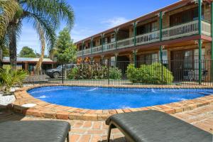 The Settlement Historic Hotel