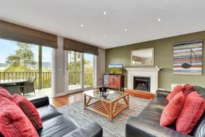 Villa 3br Syrah Villa located within Cypress Lakes Resort - Aberdare