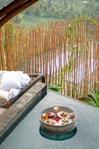 Dreamy Cliffside Bamboo Villa with Pool and View