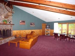 Double Room with Mountain View room in The Ranch at Ucross