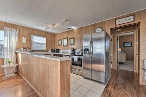 Fernandina Cottage w Deck + Direct Beach Access!