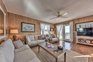 Fernandina Cottage w Deck + Direct Beach Access!