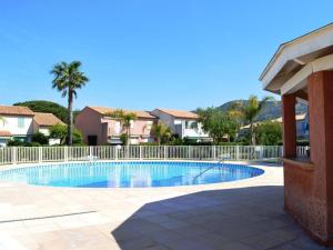 Maison avec piscine et parking, proche plage pour 6 personnes - FR-1-251-156
