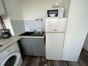 Studio pour 4 - Piscine, Parking, Lave-linge, Proche commerces - FR-1-702-23