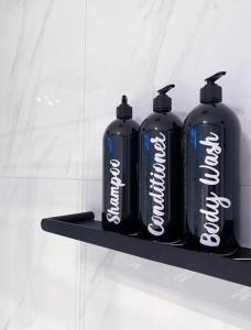 Newly renovated! Minutes away from Mothers Beach and Main Street!