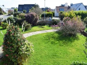 Maisons de vacances Maison avec jardin clos a louer a Louannec, a proximite de la mer - FR-1-368-65 : Maison de Vacances (8 Adultes)