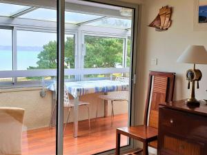 Appartement rénové 3* avec vue mer, à 50m plage, Perros-Guirec - FR-1-368-208