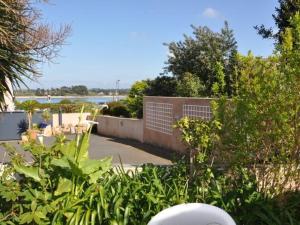 Maison à 100m de la mer avec WiFi, parking privé et jardin, au cœur de Trégastel - FR-1-368-210