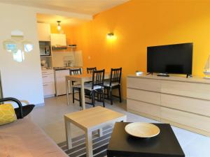 Appartements Appartement Perros-Guirec, 2 pieces, 4 personnes - FR-1-368-236 : photos des chambres