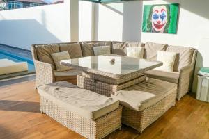 Exquisite Pool Villa J - Pattaya Pool Villa