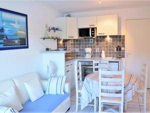 Appartement 2 pièces avec terrasse, 5 couchages, Le Lavandou - FR-1-251-227