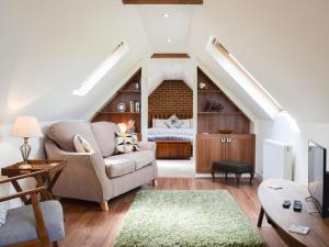 Kingshill Farm - Meadow View