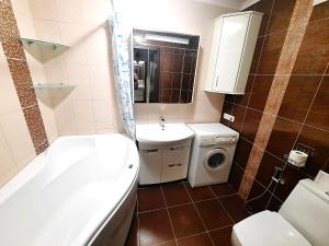 Ботанік це 3 кімнатна квартира подобово у центрі Полтави Мережа Alex Apartments Безконтактне заселення 24-7 Документи для відряджень