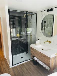 Siauliai ‘Four sisters’