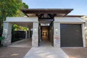 NYARU Villa Port Douglas, QLD - Oak Beach