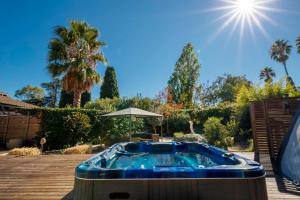 06V - Belle villa 4 chambres - jacuzzi privatif - piscine