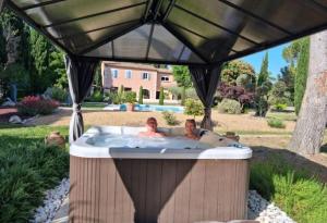 B&B / Chambres d'hotes Le Clos des Cypres Maison d'hotes de charme & Diner Gourmet : photos des chambres