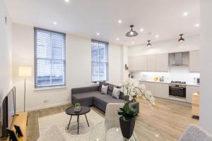 Urban Chic - Rathbone