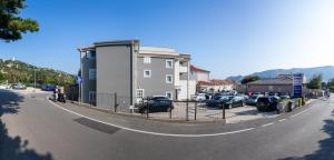 Apartments Crnekovic Tomislava 8A