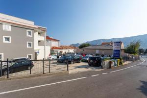 Apartments Crnekovic Tomislava 8A 