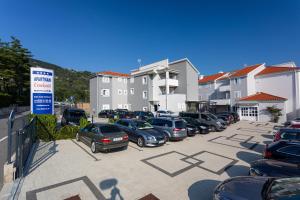 Apartments Crnekovic Tomislava 8A 