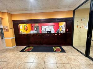 Super 8 by Wyndham Harrison OH