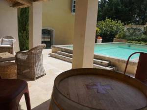 Maisons de vacances Lovely holiday home in Le Luc provence with private pool : photos des chambres