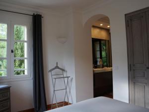 Maisons de vacances Lovely holiday home in Le Luc provence with private pool : photos des chambres